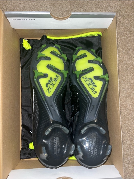 Athletic_Shoes